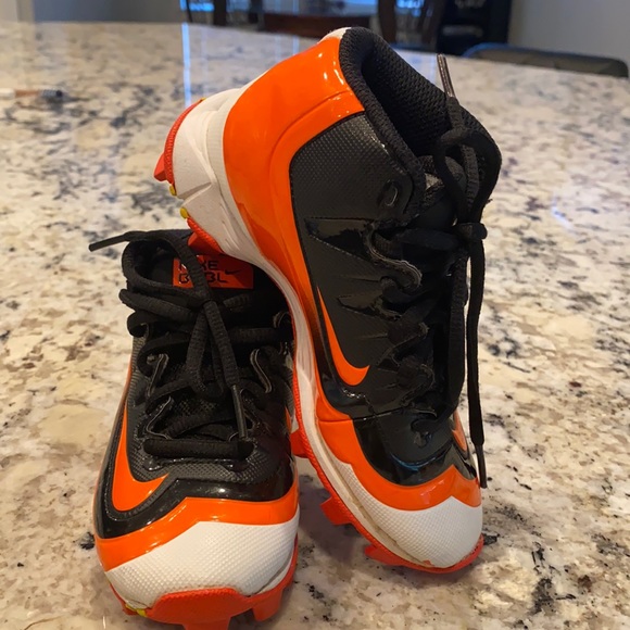 size 9c baseball cleats